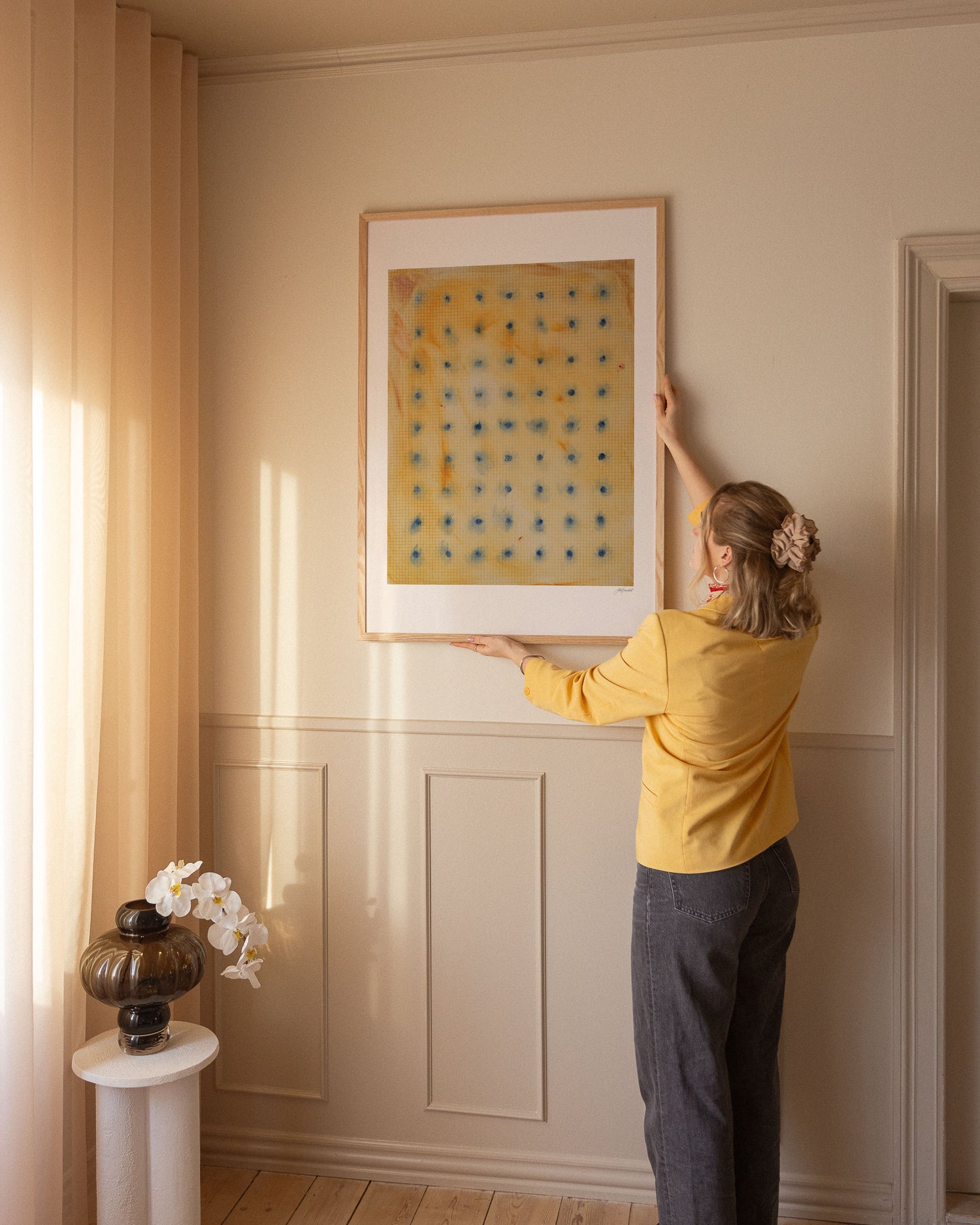 Monotype – Blue Dots