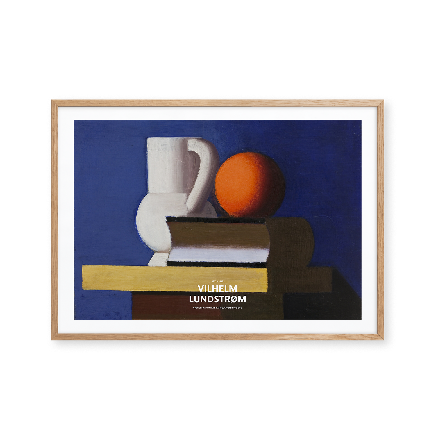 Aufstellung mit weißem Krug, Orange und Buch